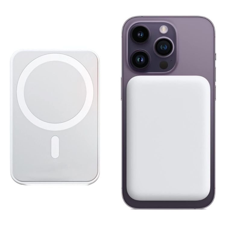 Magnetic PowerBank attached to iPhone for charging